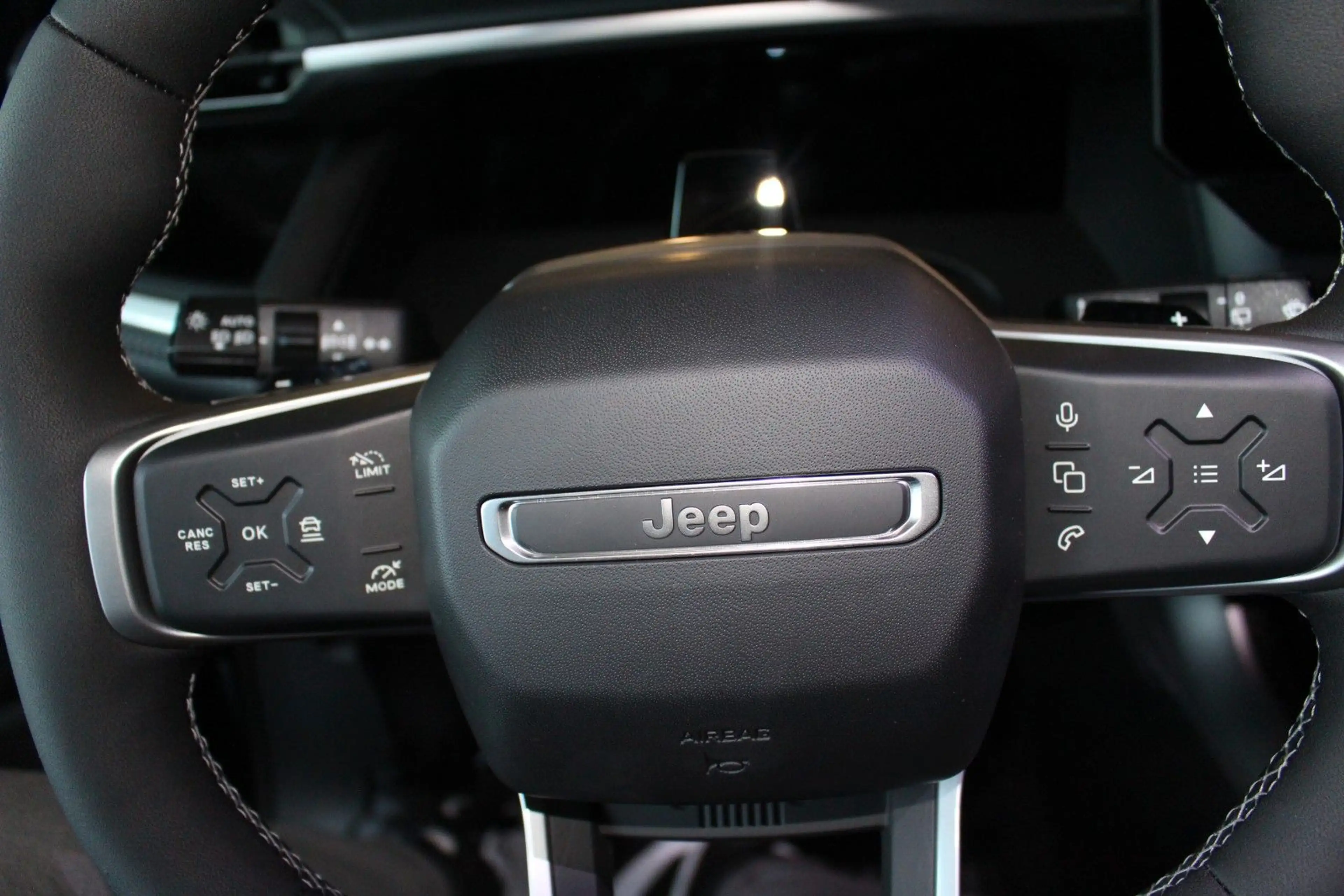 Jeep Compass E-Hybrid 1.2 eDCT 107 kW First Edition — photo 13