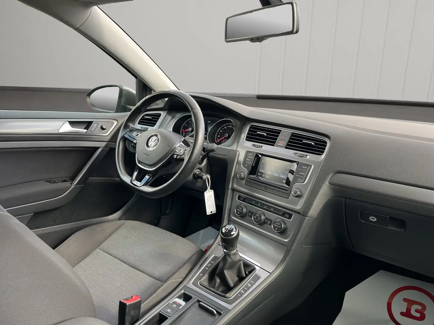 Volkswagen Golf 1.2 TSI Trendline | Parkeersensoren | NAVI | Airco Grau - 2