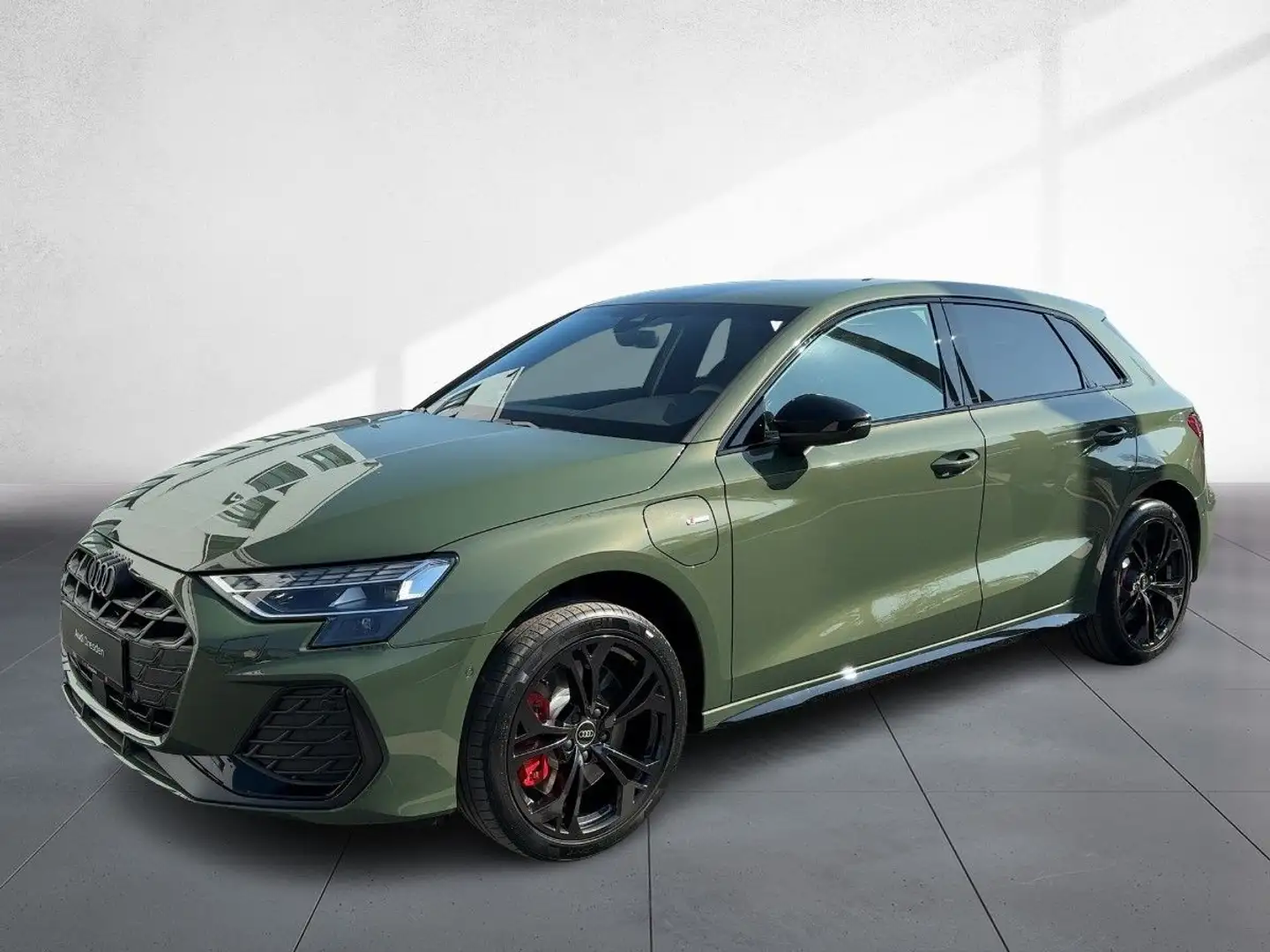 Audi A3 S line 45 TFSI e 200(2 72) kW(PS) S Grün - 2