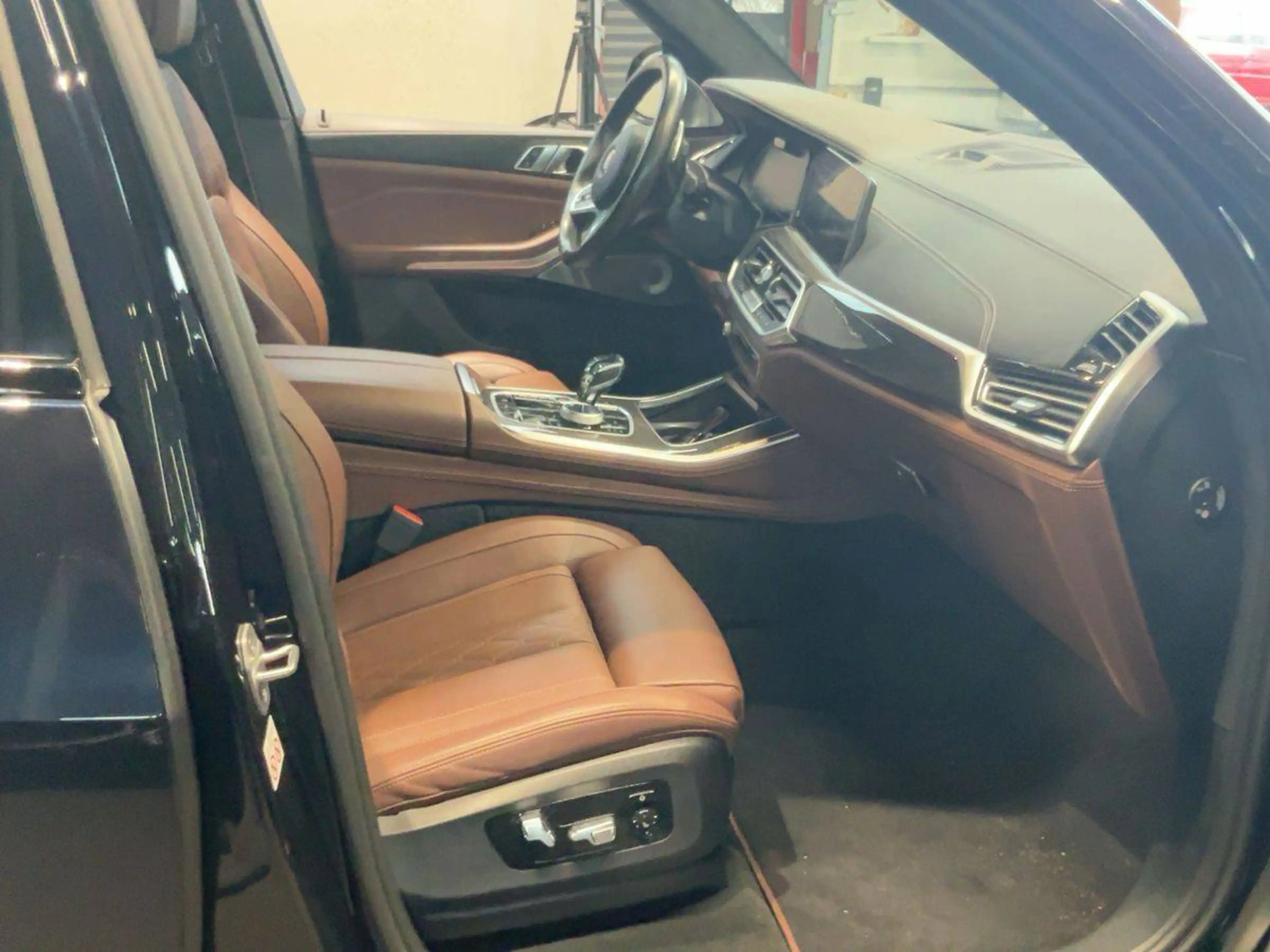 BMW X5 M M50 i — photo 14