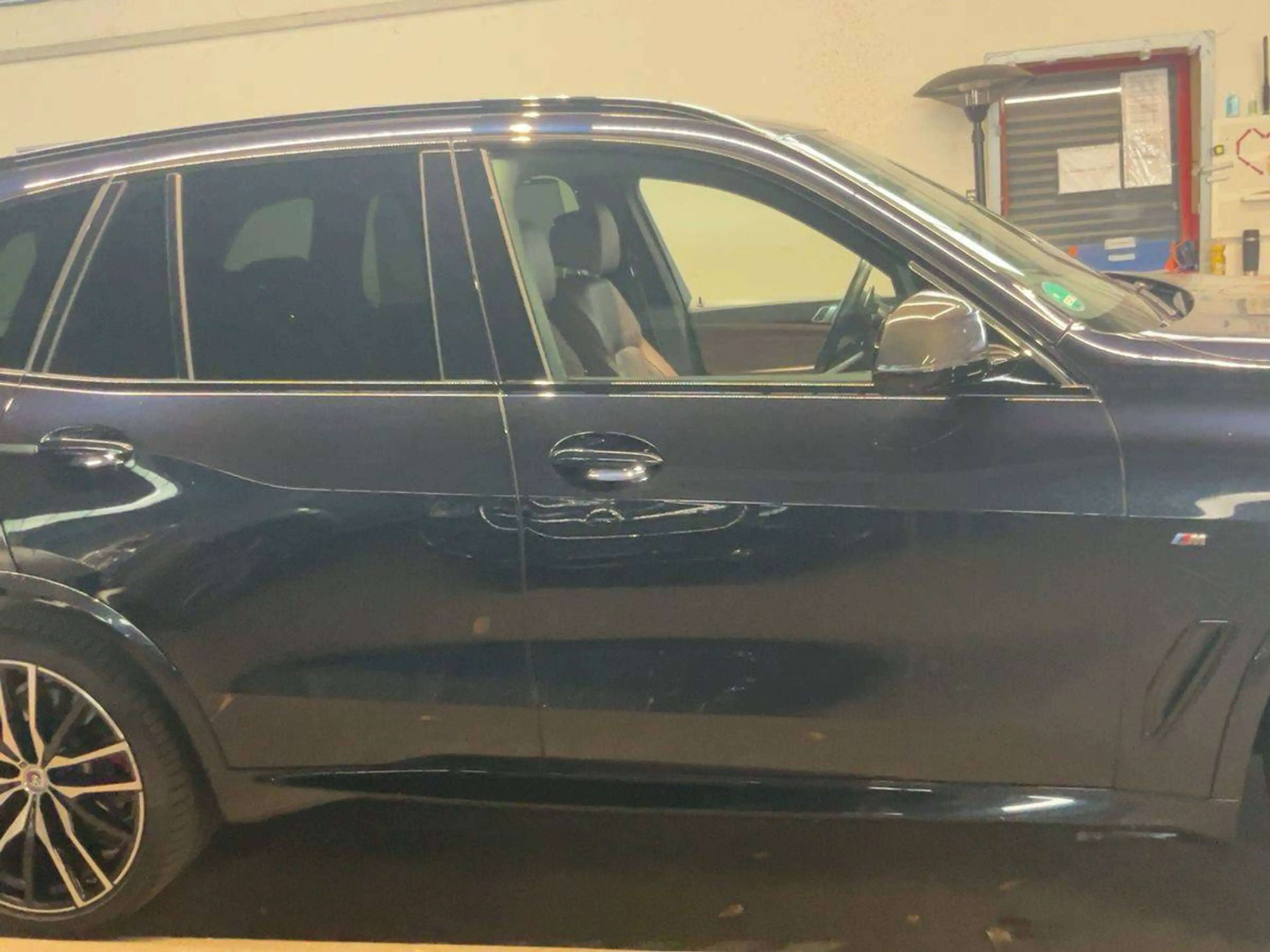 BMW X5 M M50 i — photo 8