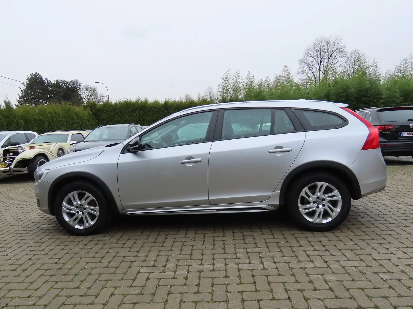 Volvo V60 Cross Country 2.0 T5 Momentum Geartronic Silver - 2