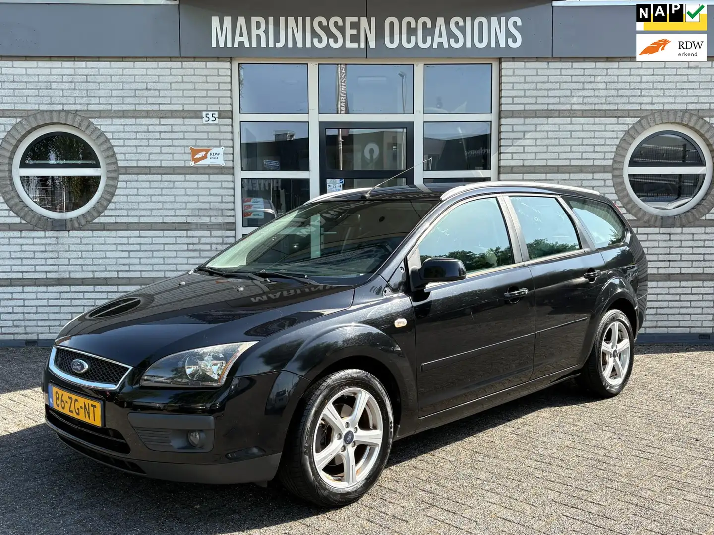 Ford Focus Wagon 1.8-16V Ambiente Flexifuel |Carpl,Trekh,Crui Zwart - 1
