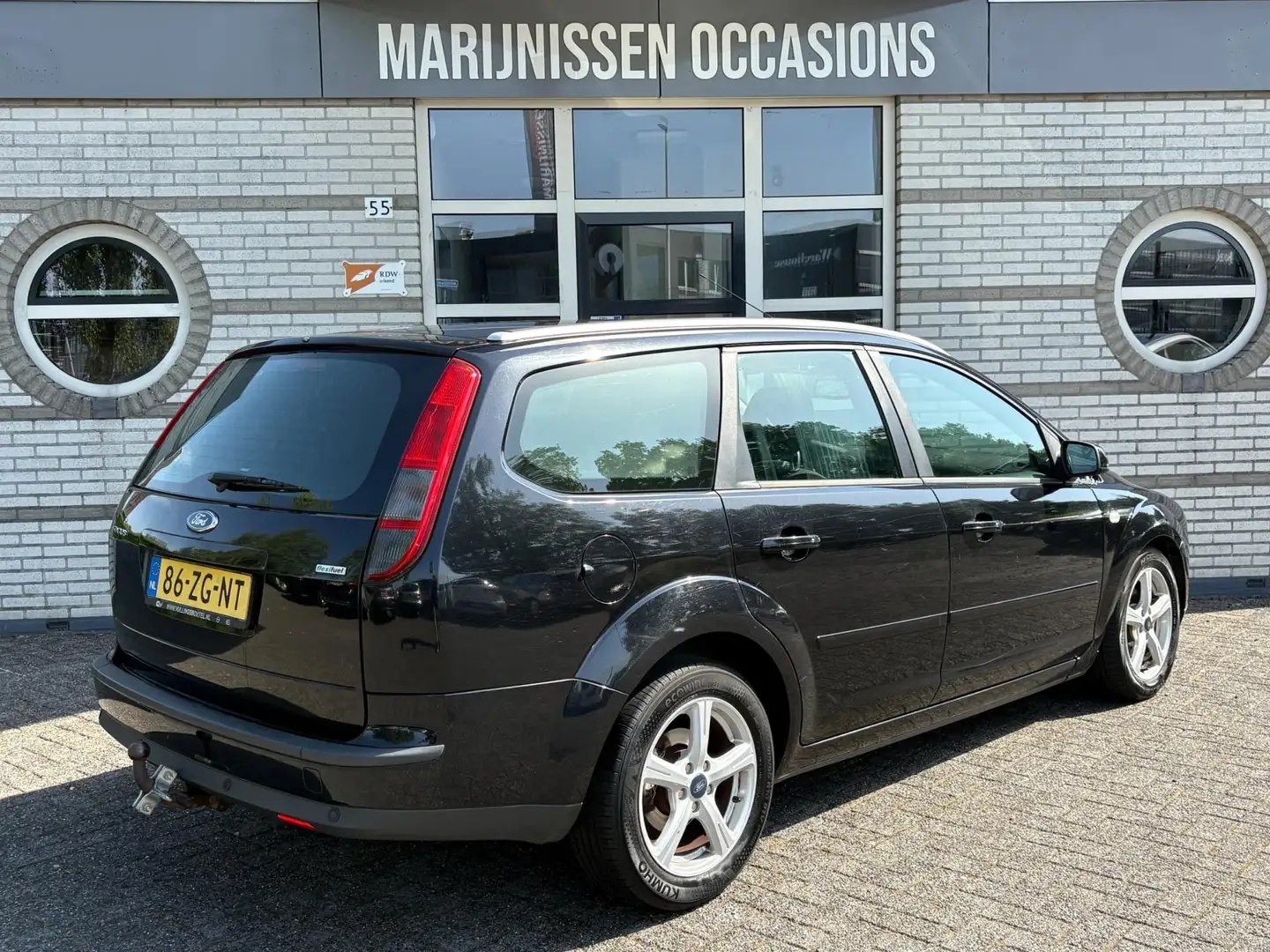 Ford Focus Wagon 1.8-16V Ambiente Flexifuel |Carpl,Trekh,Crui Zwart - 2