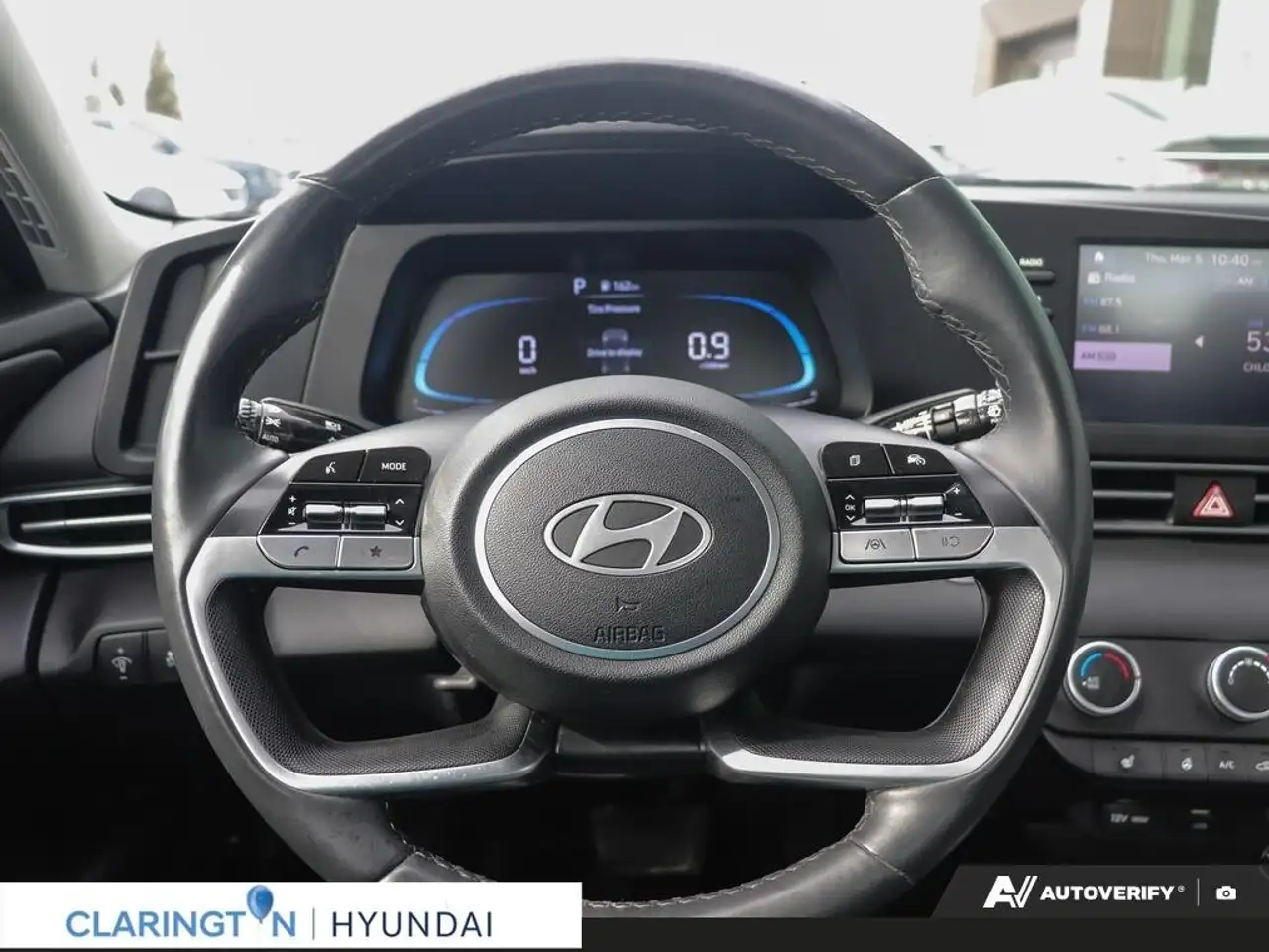 Hyundai ELANTRA снимка Hyundai ELANTRA