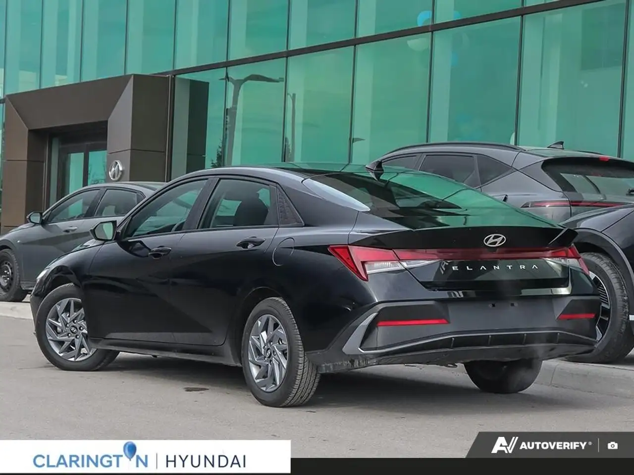 Hyundai ELANTRA снимка Hyundai ELANTRA