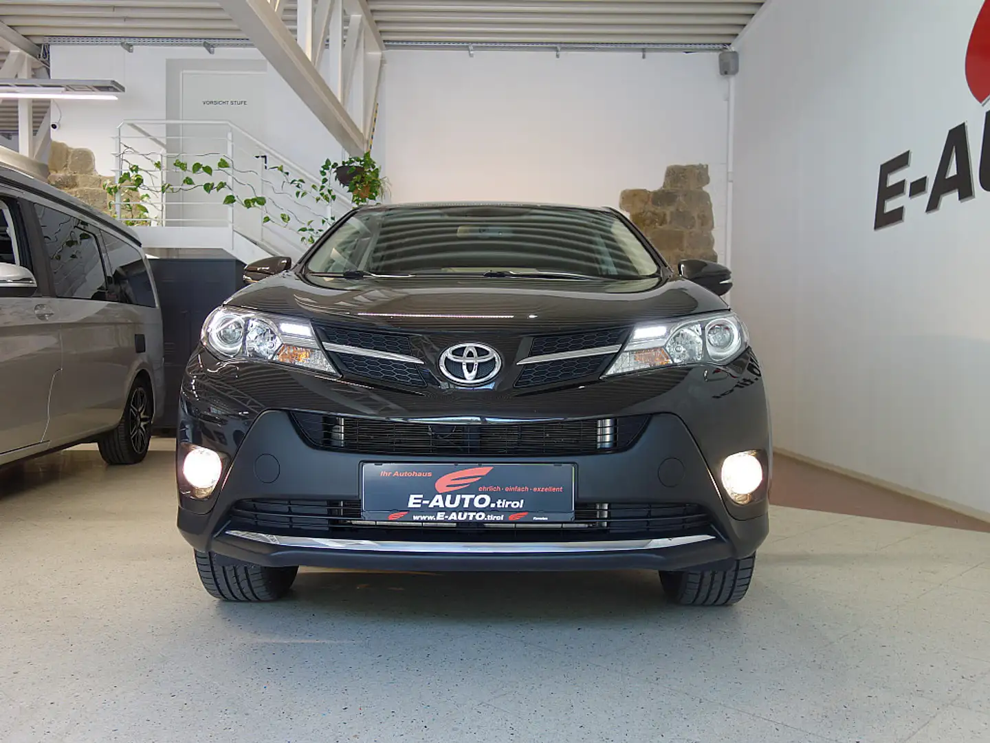 Toyota RAV 4 2,2 D-4D 4WD *GARANTIE *ANHÄNGEKUPPLUNG Braun - 2