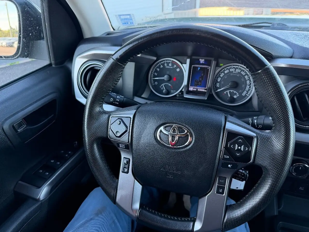 Toyota Tacoma снимка Toyota Tacoma
