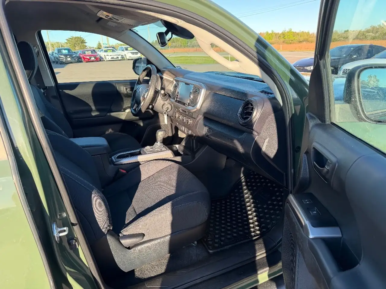 Toyota Tacoma снимка Toyota Tacoma