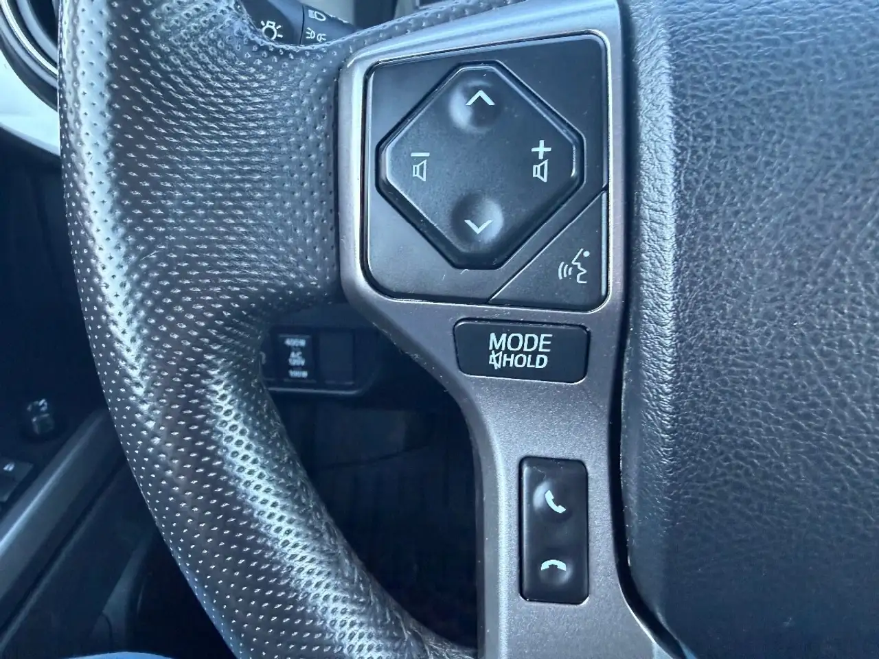 Toyota Tacoma снимка Toyota Tacoma