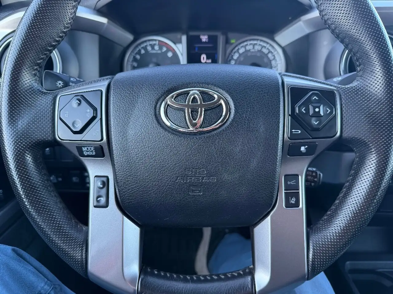 Toyota Tacoma снимка Toyota Tacoma