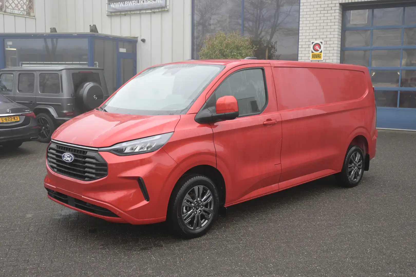 Ford Transit Custom 320L L2 2.0 TDCI 170 pk Limited LED, Navigatie, Ca Červená - 1