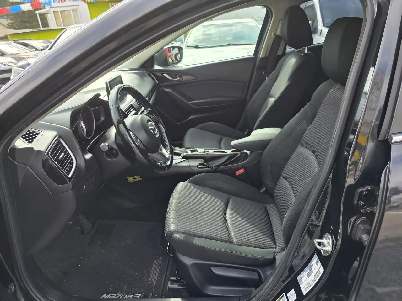 Mazda 3 снимка Mazda 3