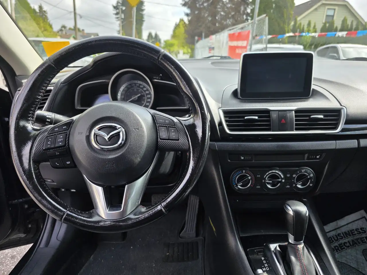 Mazda 3 снимка Mazda 3