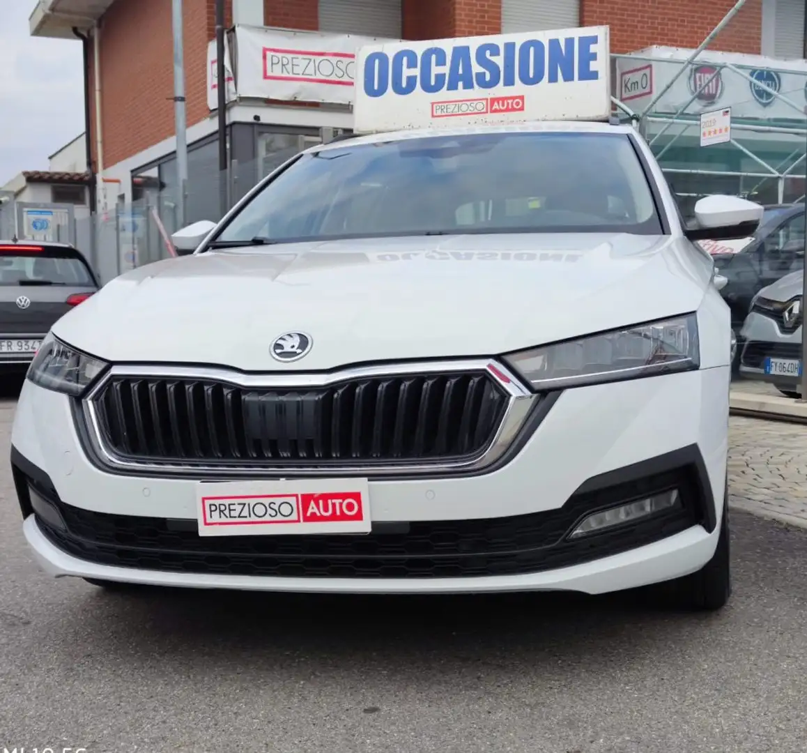 Skoda Octavia 1.0 e-TEC DSG Wagon Executive Weiß - 2