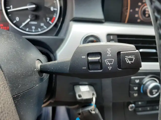 BMW 3 Series view 16