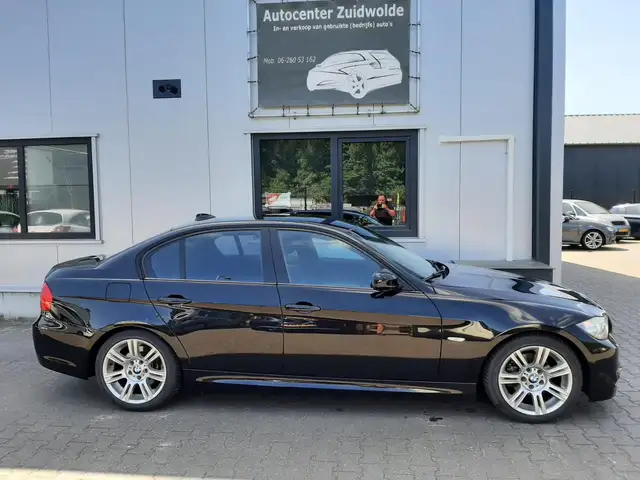 BMW 3 Series view 4