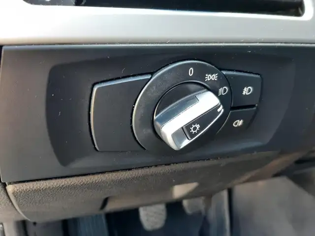 BMW 3 Series view 11