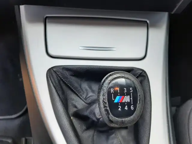 BMW 3 Series view 22