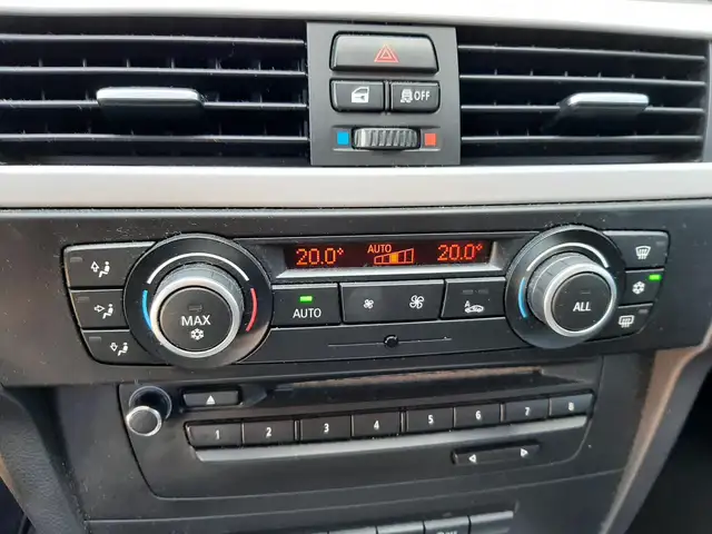 BMW 3 Series view 20