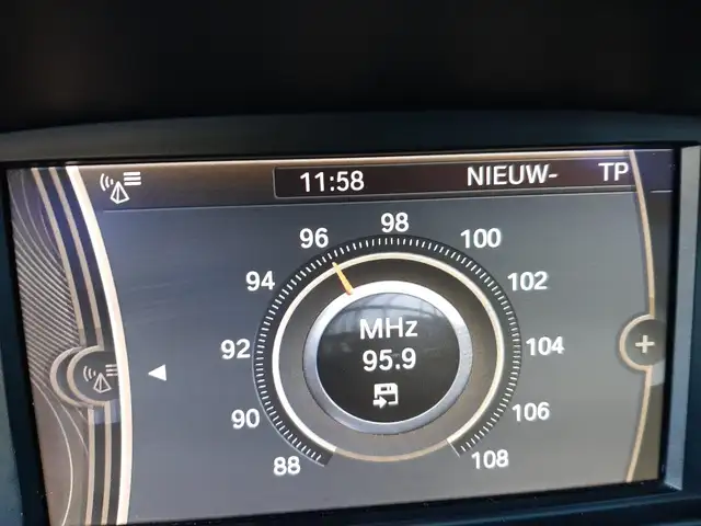 BMW 3 Series view 18