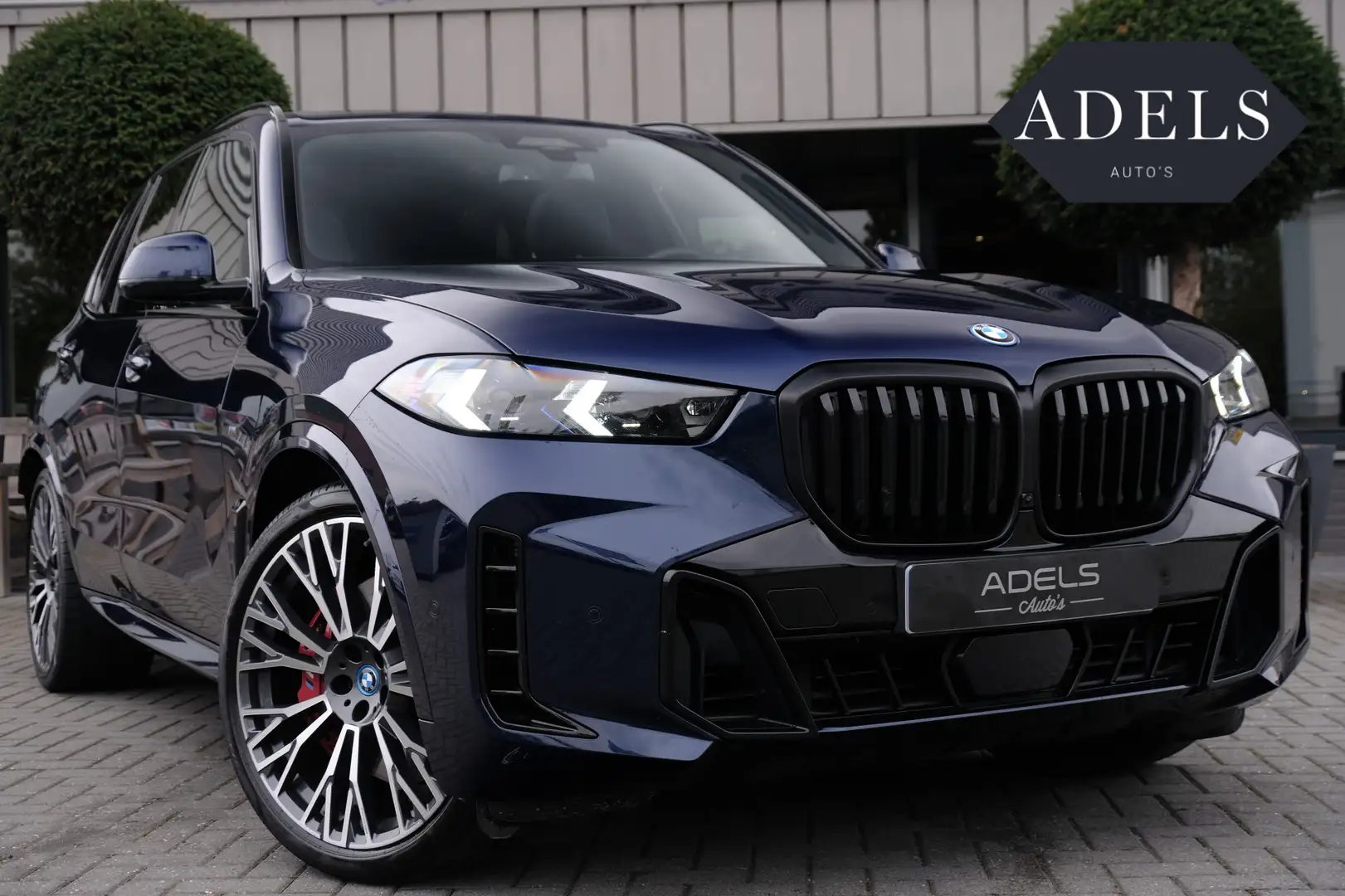BMW X5 xDrive50e M Sport Pro Panodak Harman Kardon Massag Blauw - 1
