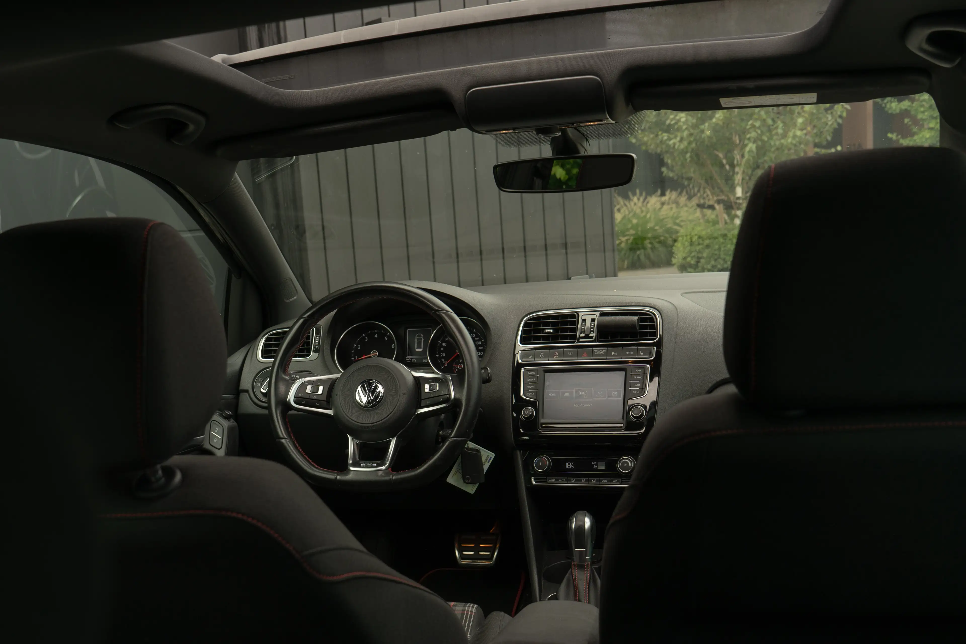 Volkswagen Polo GTI 1.8 TSI GTI — photo 5
