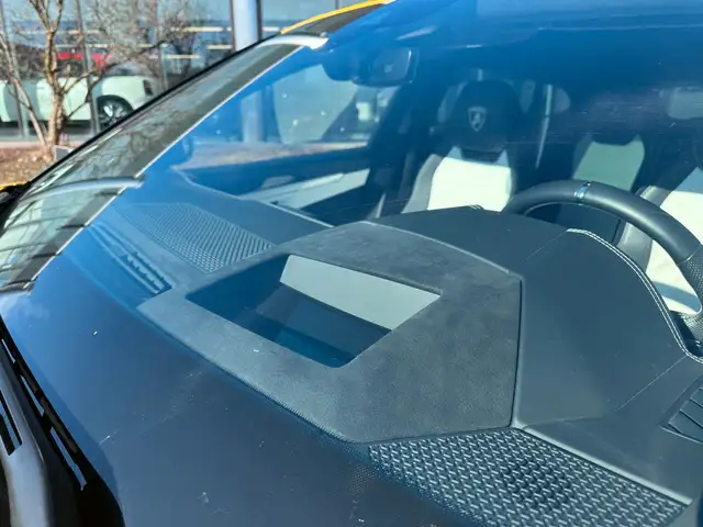 Lamborghini Urus view 11