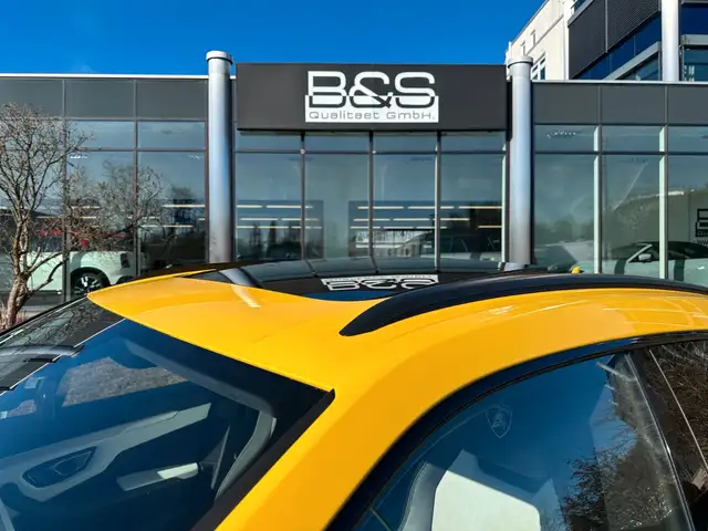 Lamborghini Urus view 12