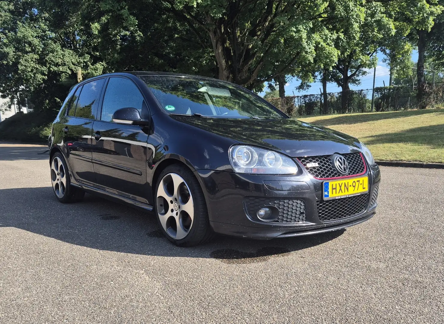 Volkswagen Golf 2.0 TFSI GTI Edition 30 230PK DSG Zwart - 1