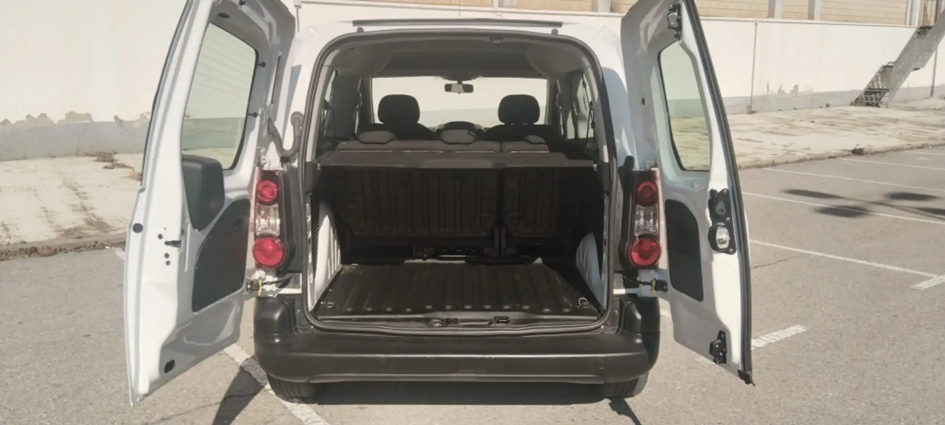 Citroen Berlingo CITROEN Industrial  Manual de 4 Puertas Blanco - 2