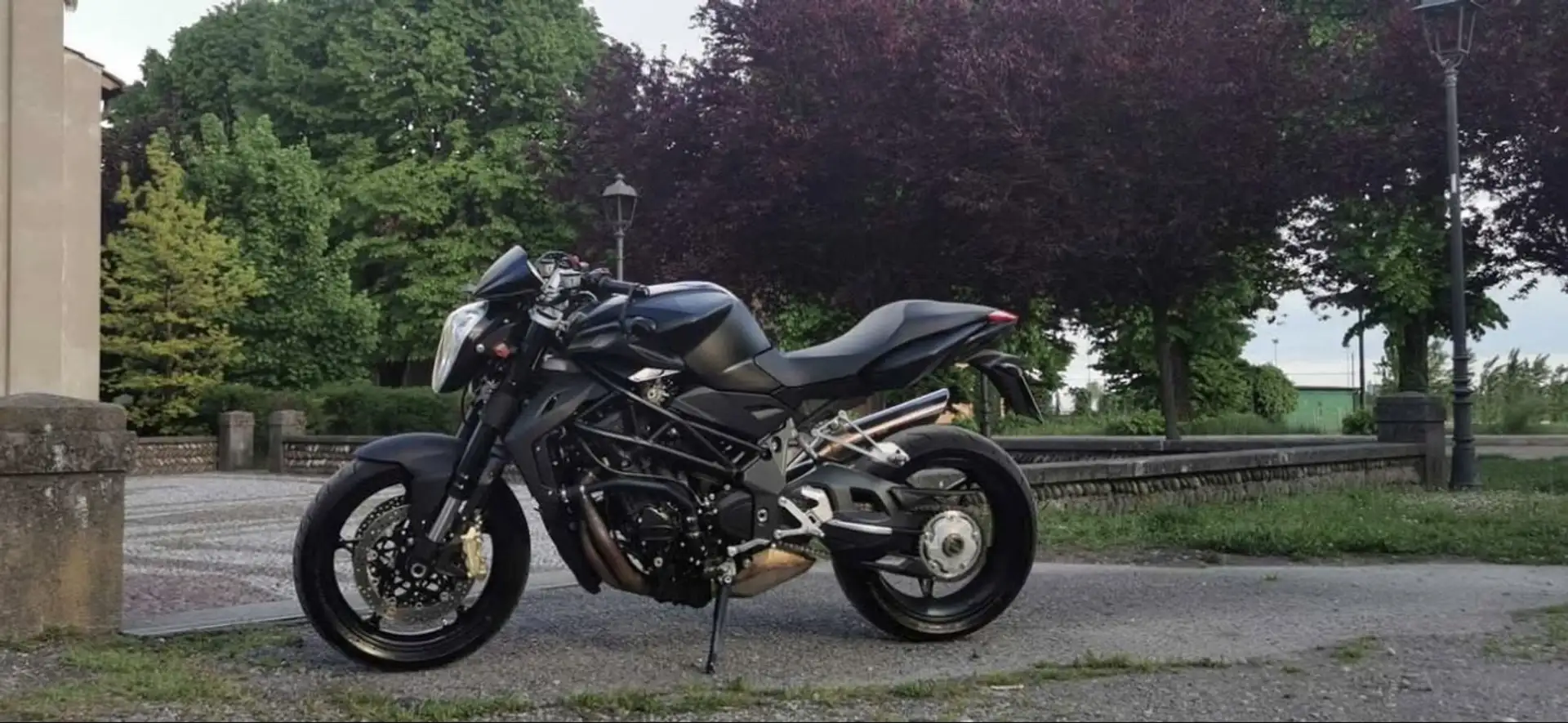 MV Agusta 900 - 2