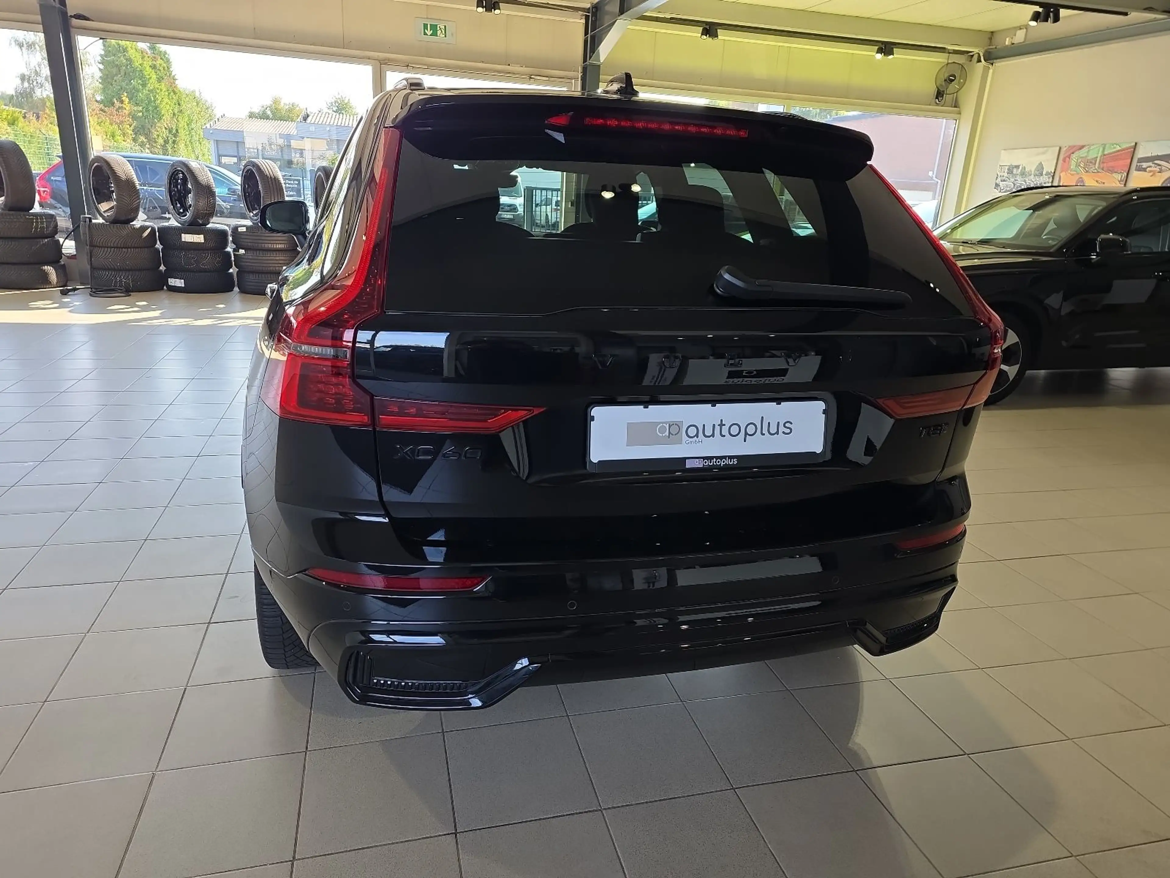 Volvo XC60 T8 Plus Black Edition Recharge AWD ACC 360° — photo 9
