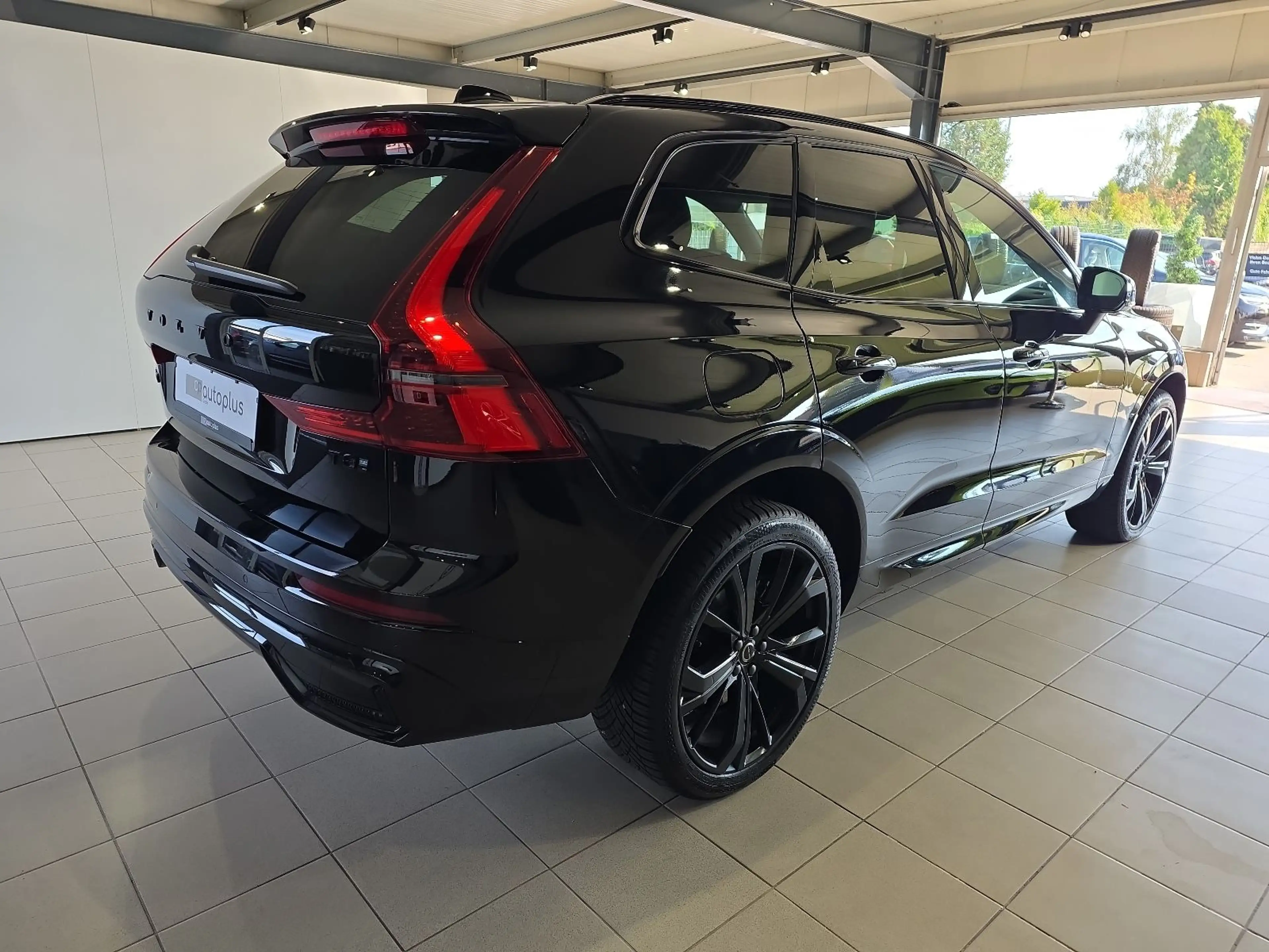 Volvo XC60 T8 Plus Black Edition Recharge AWD ACC 360° — photo 6