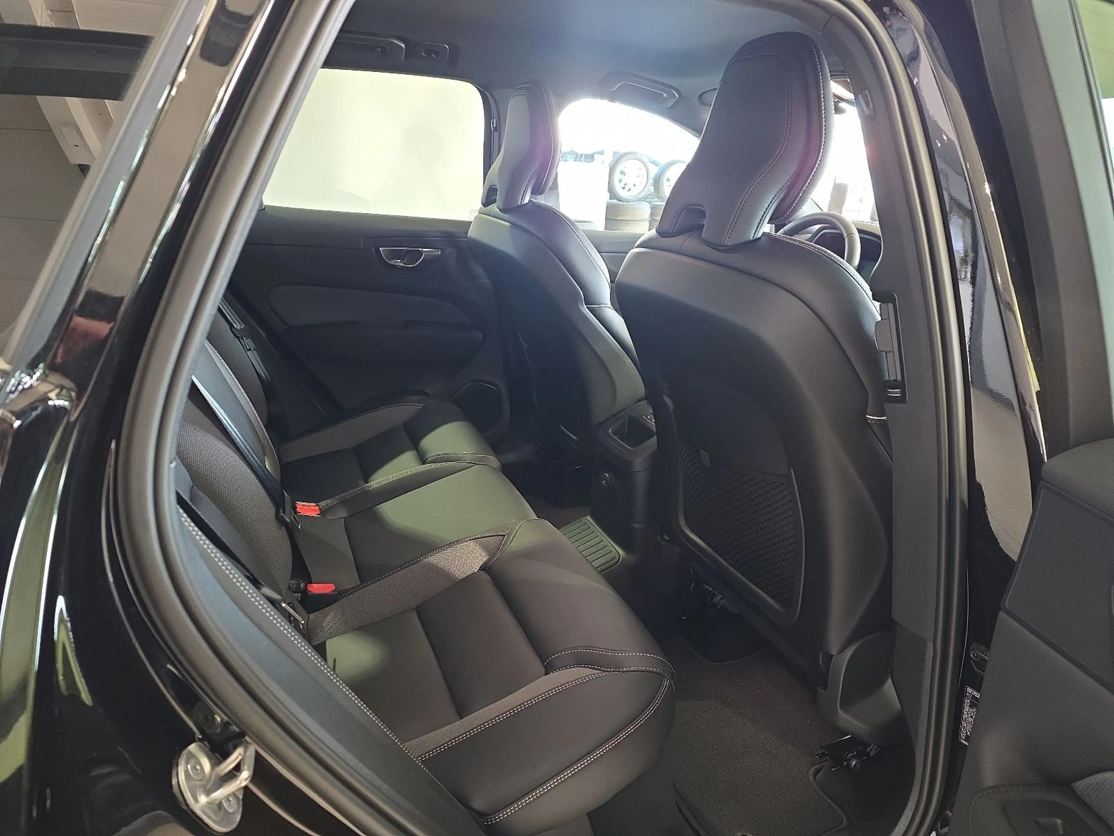 Volvo XC60 T8 Plus Black Edition Recharge AWD ACC 360° — photo 13