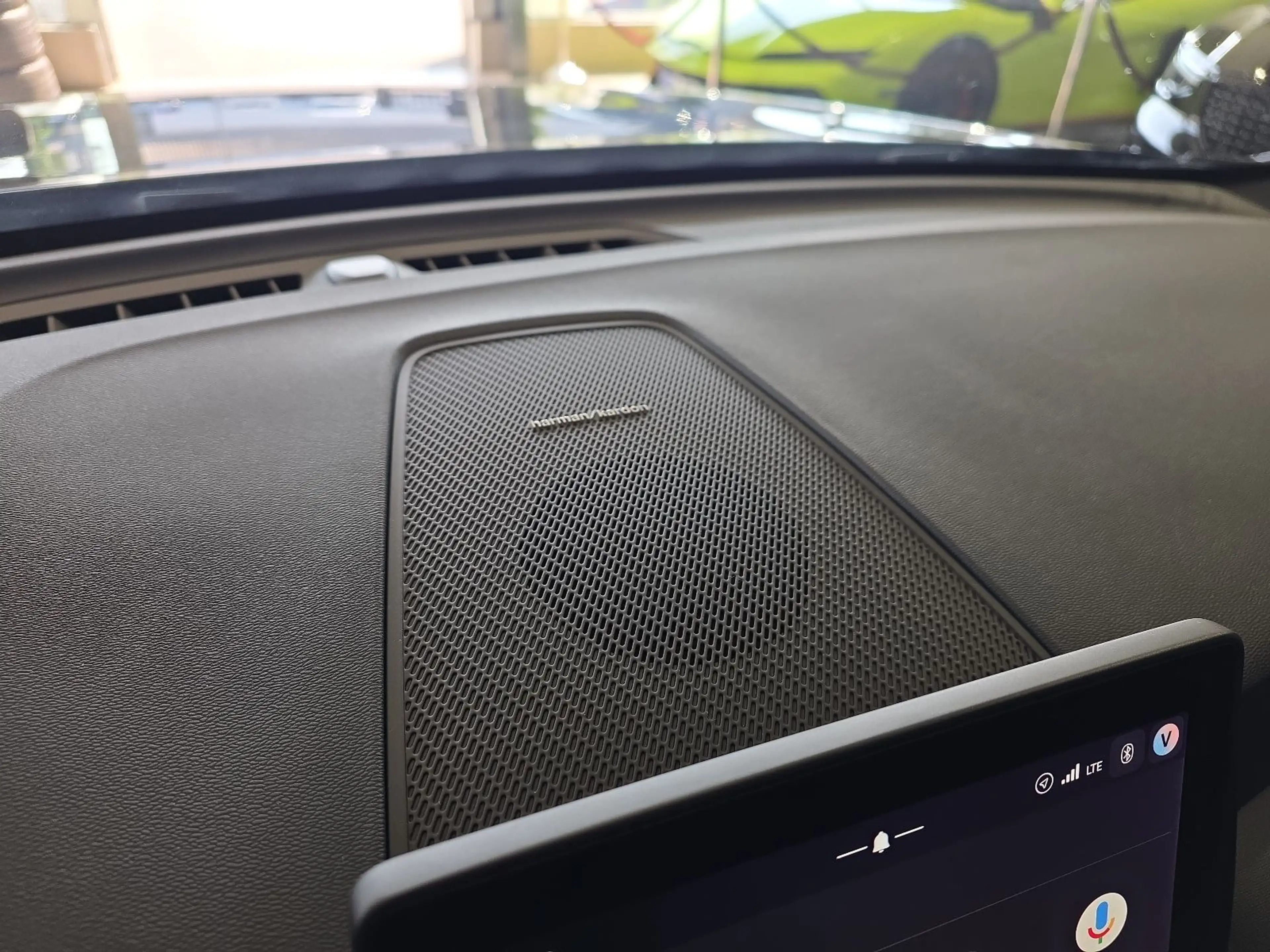 Volvo XC60 T8 Plus Black Edition Recharge AWD ACC 360° — photo 18