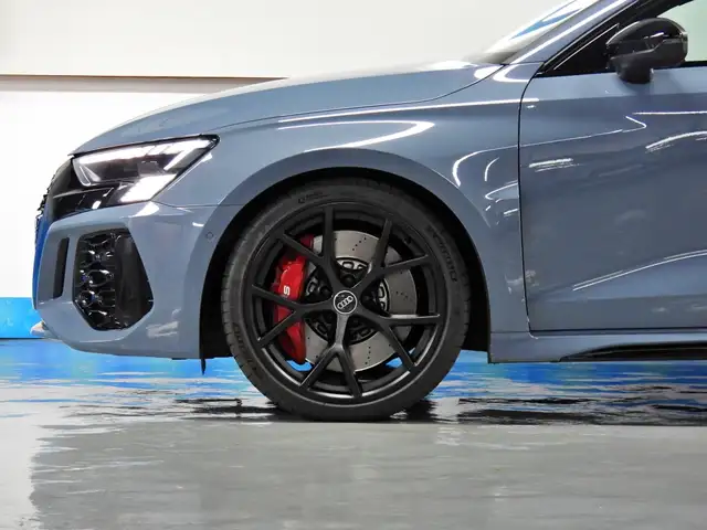 Audi RS3 view 3