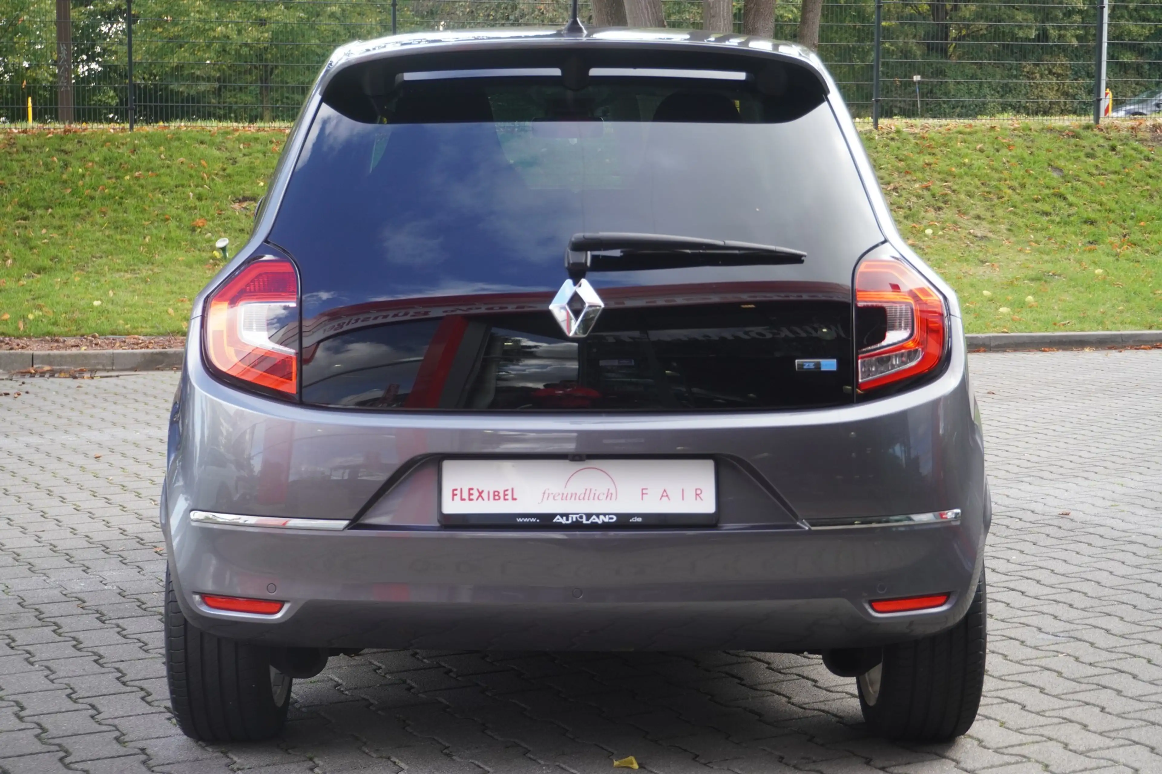 Renault Twingo Vibes Electric Sitzheizung Kamera Navi — photo 7