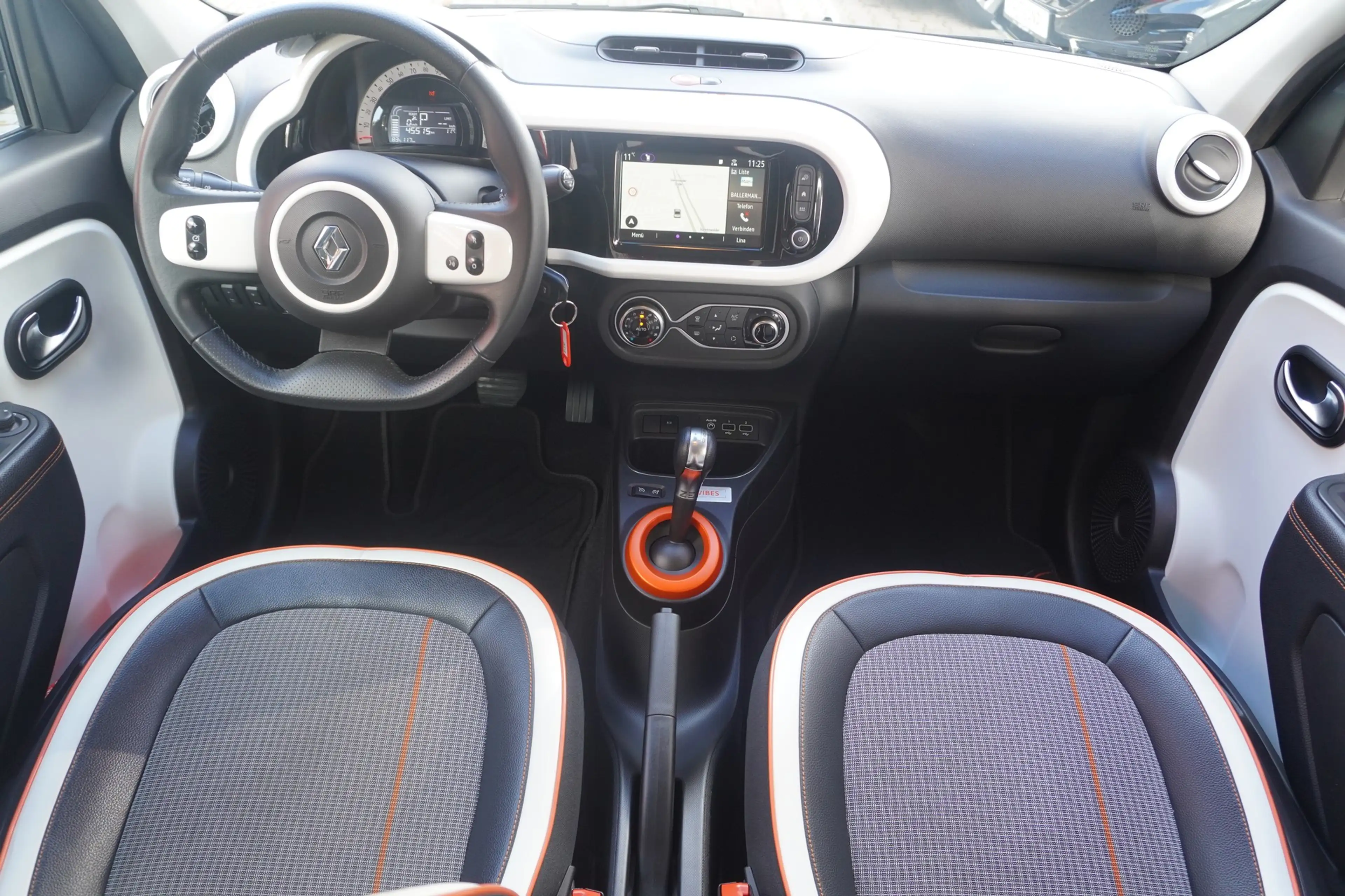 Renault Twingo Vibes Electric Sitzheizung Kamera Navi — photo 12