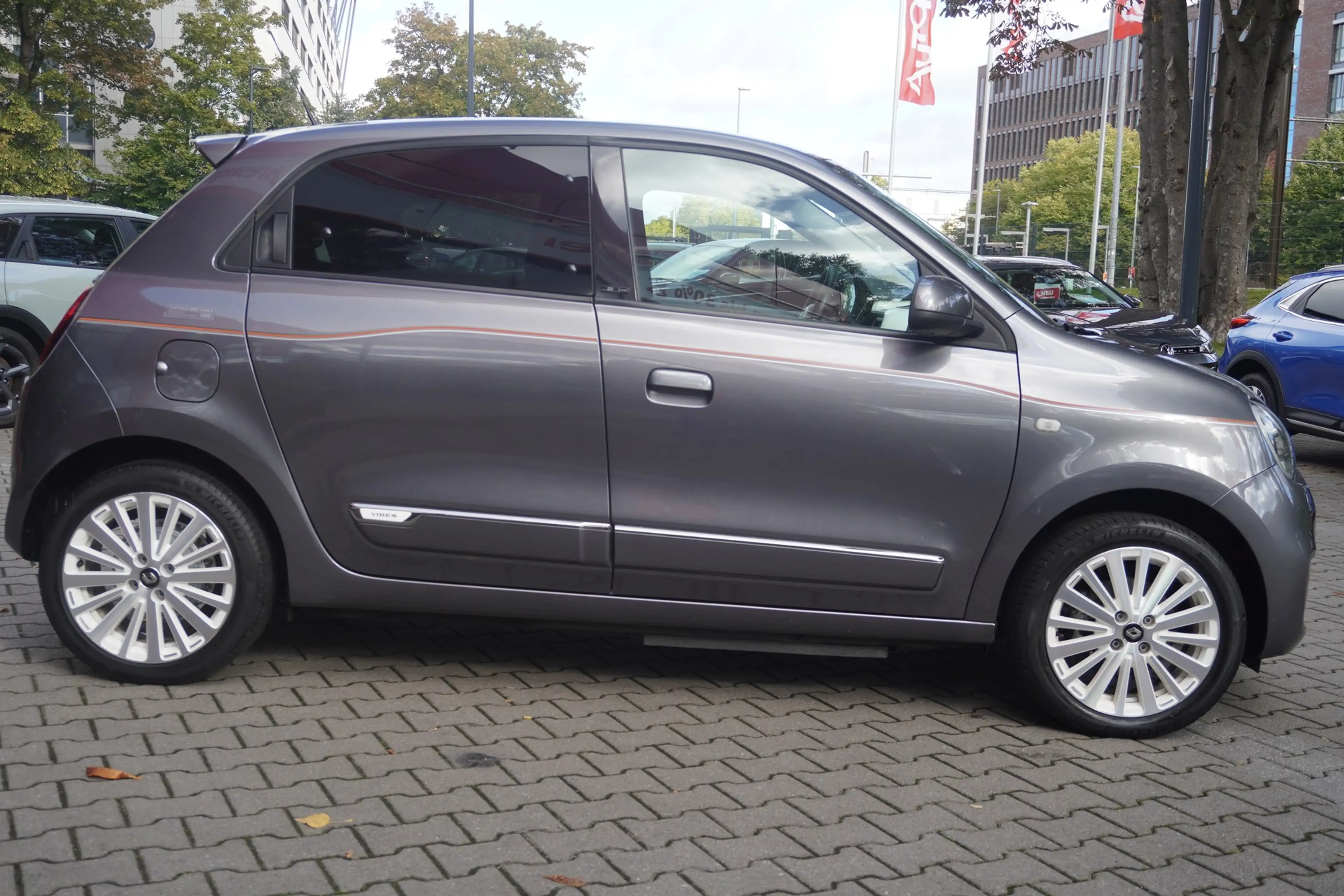 Renault Twingo Vibes Electric Sitzheizung Kamera Navi — photo 5