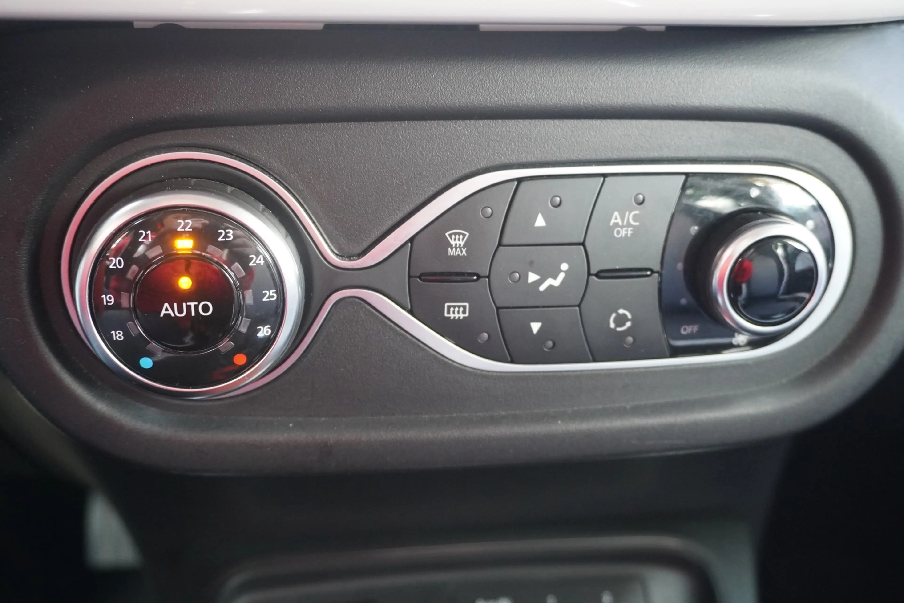 Renault Twingo Vibes Electric Sitzheizung Kamera Navi — photo 25