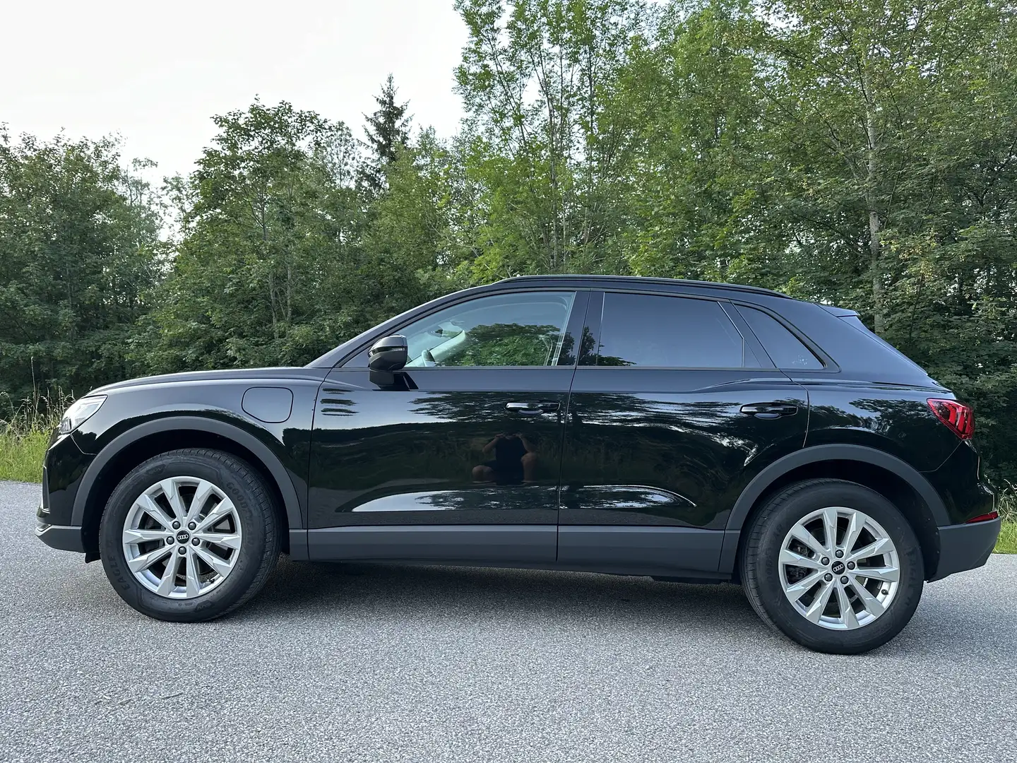 Audi Q3 45 TFSI e basis Schwarz - 2