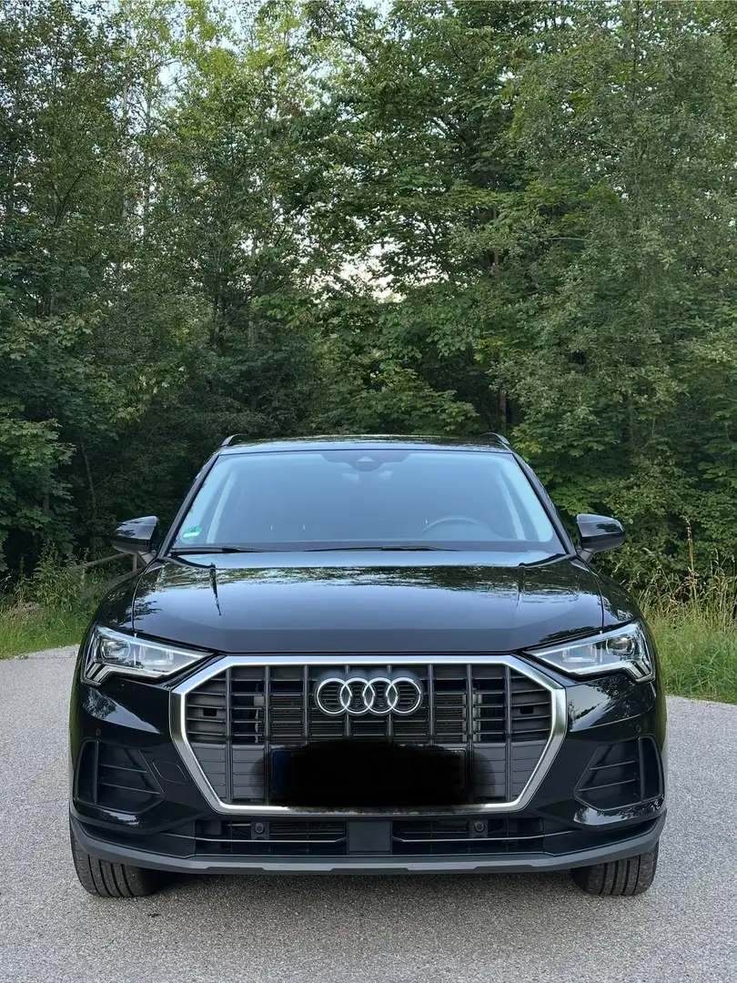 Audi Q3 45 TFSI e basis Schwarz - 1