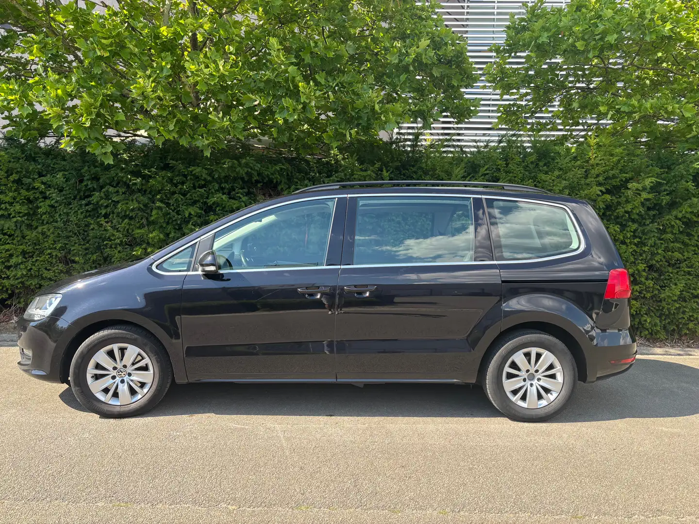 Volkswagen Sharan SHARAN II Comfortline BMT 2.0TDI Zwart - 1