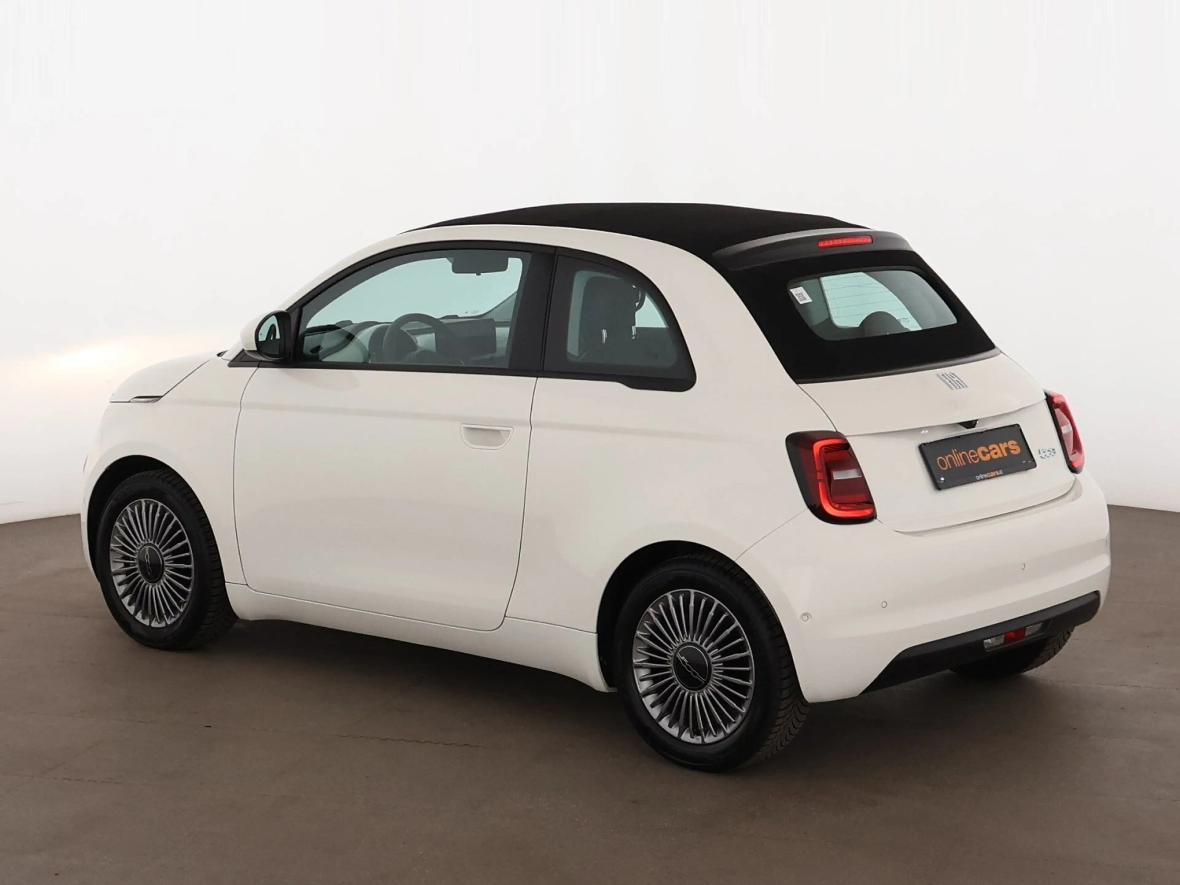 Fiat 500e 500 e Cabrio 42kWh Aut SITZHZG R-CAM ASSIST TEMP — photo 6