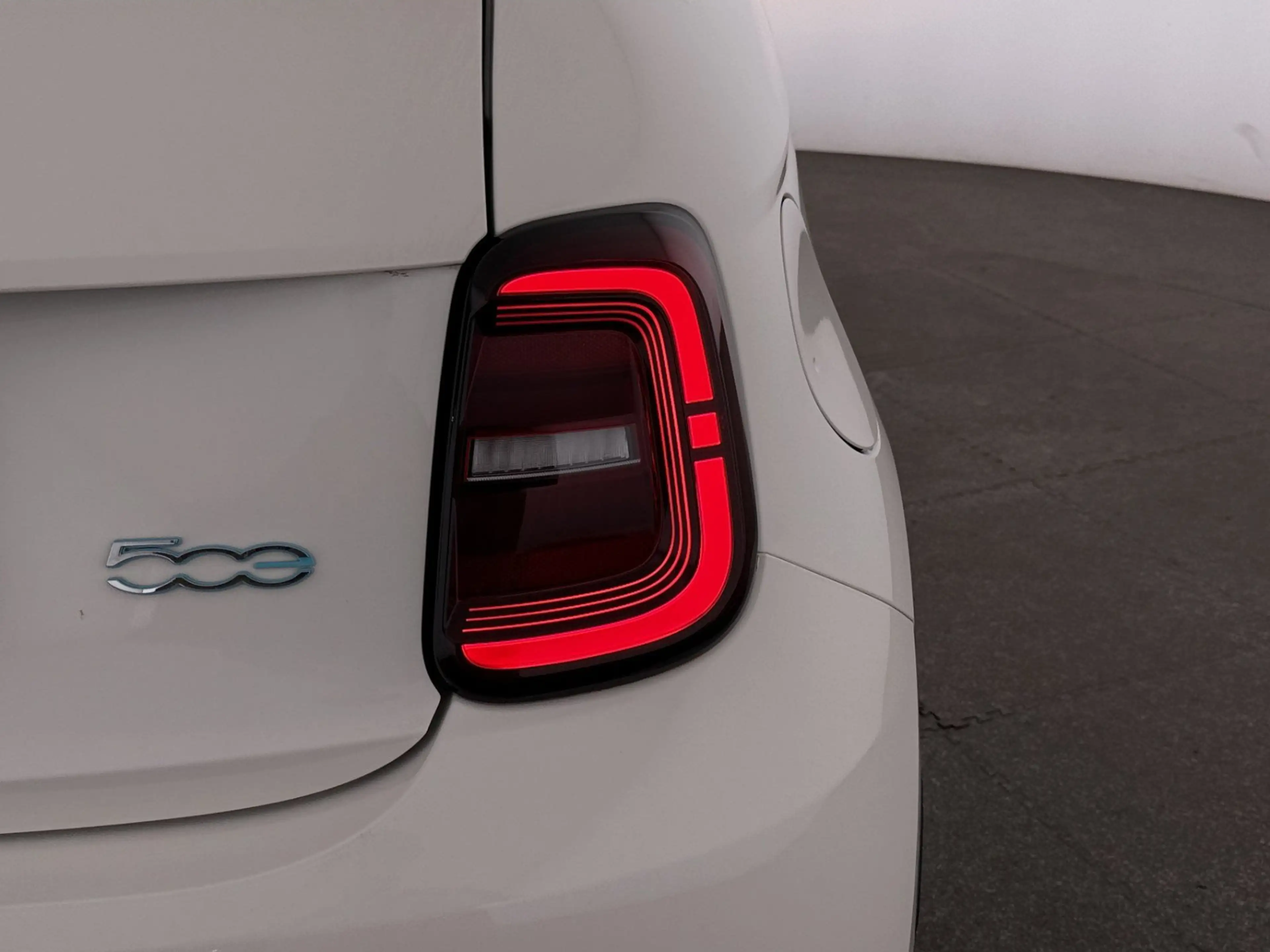 Fiat 500e 500 e Cabrio 42kWh Aut SITZHZG R-CAM ASSIST TEMP — photo 11