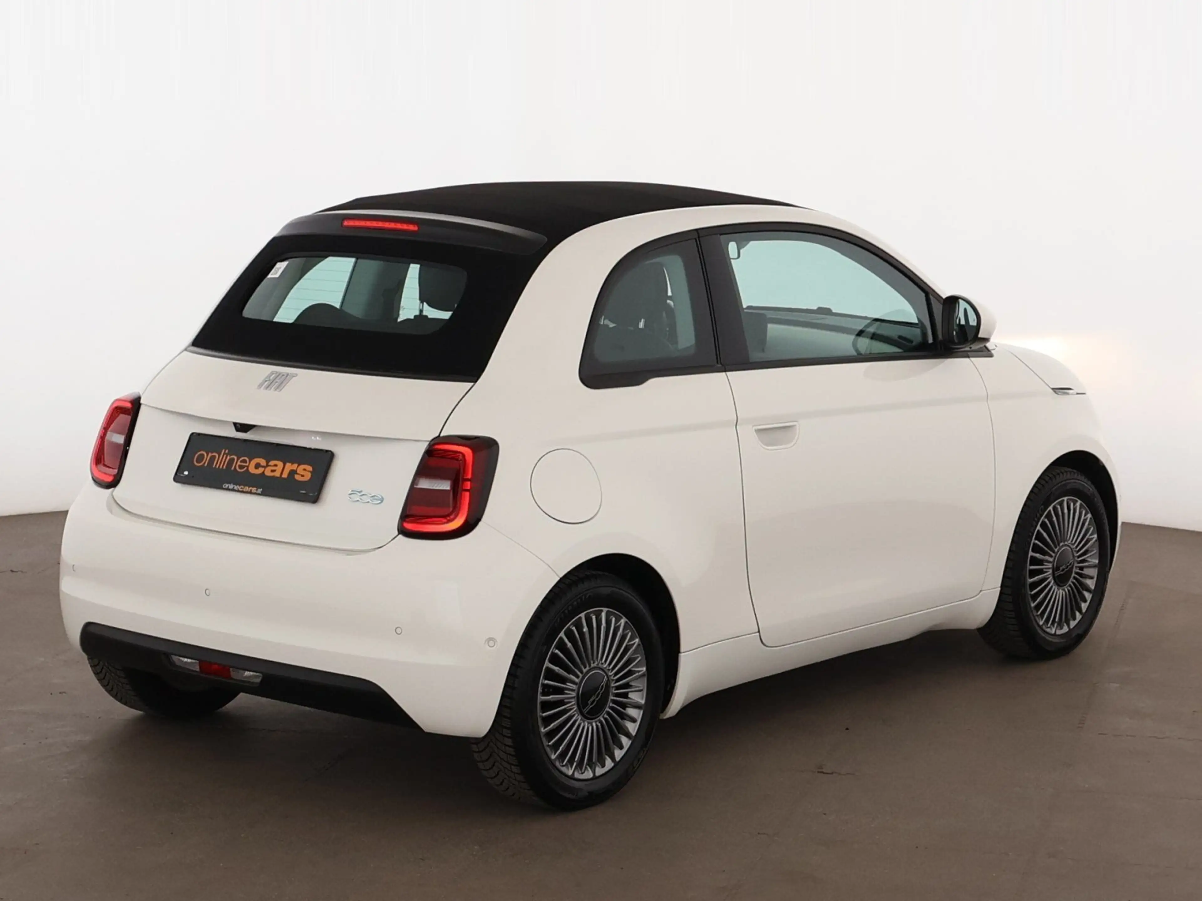Fiat 500e 500 e Cabrio 42kWh Aut SITZHZG R-CAM ASSIST TEMP — photo 8
