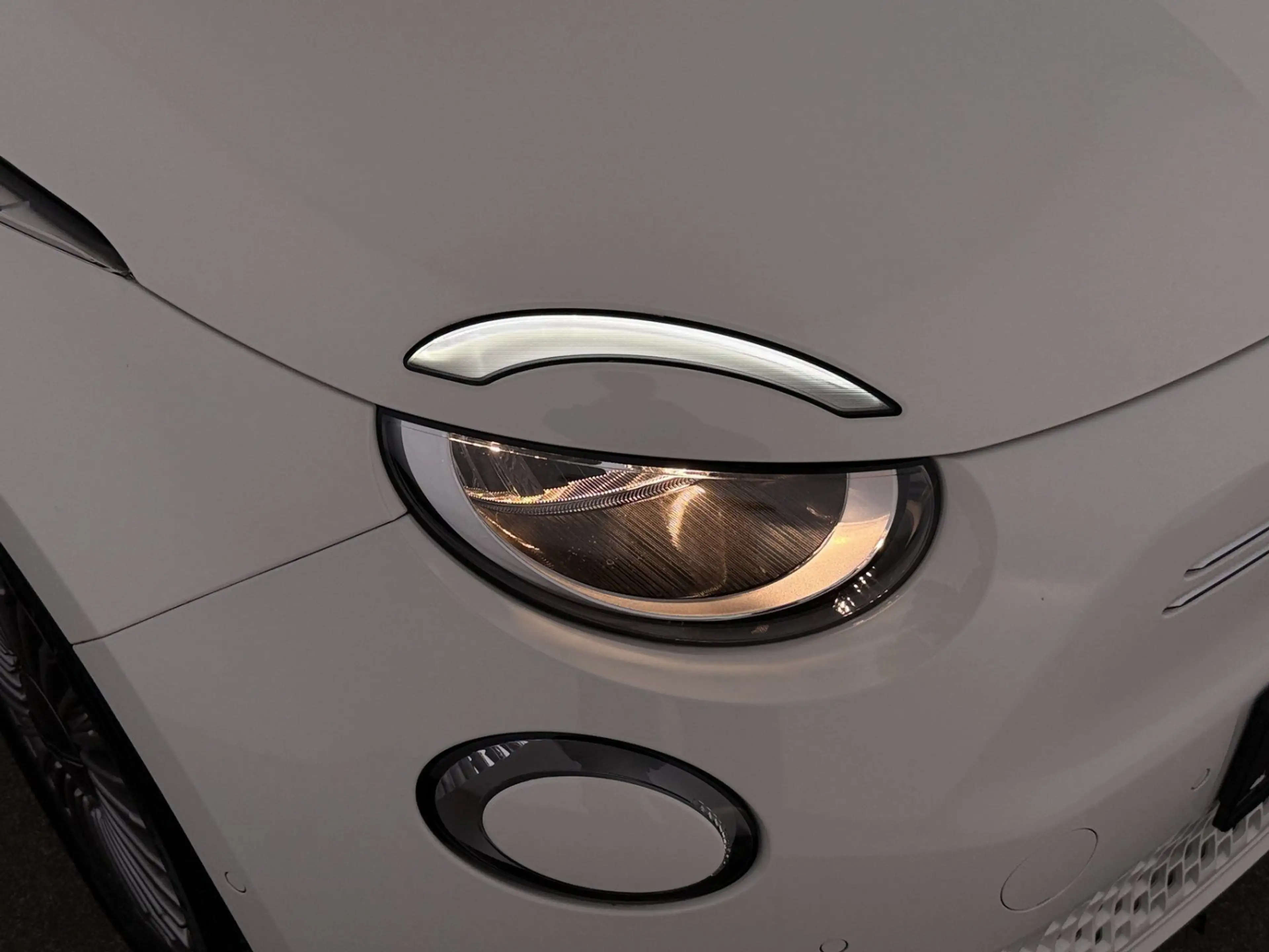 Fiat 500e 500 e Cabrio 42kWh Aut SITZHZG R-CAM ASSIST TEMP — photo 12