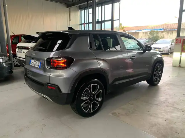 Jeep Avenger view 4