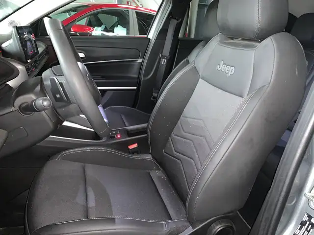 Jeep Avenger view 6